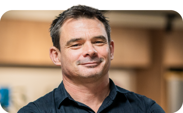  Raymond Marshall - Vicepresidente Ejecutivo para las Américas 